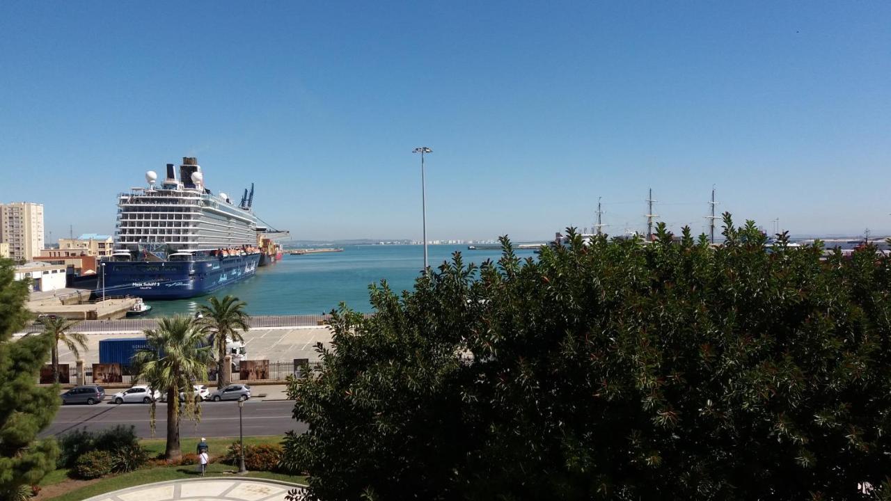 Puerta Al Mar *